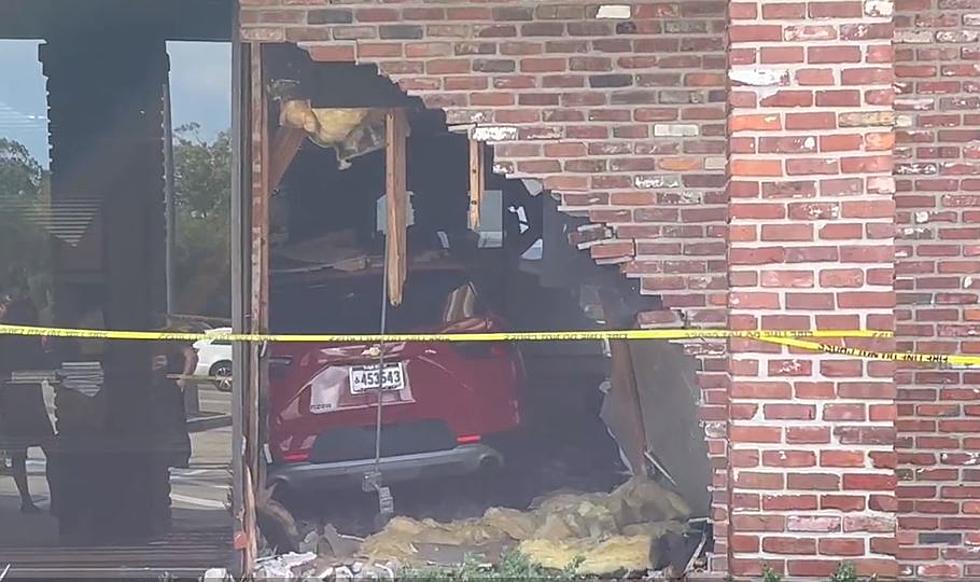 Elderly Woman Accidentally Drove Her Car Through a Chase Bank in Baton Rouge, Louisiana