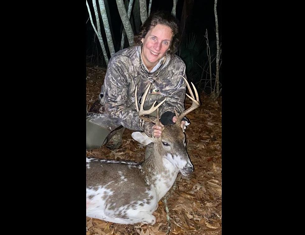 Lafayette, Louisiana Woman Shoots Rare 9-Point Piebald Deer