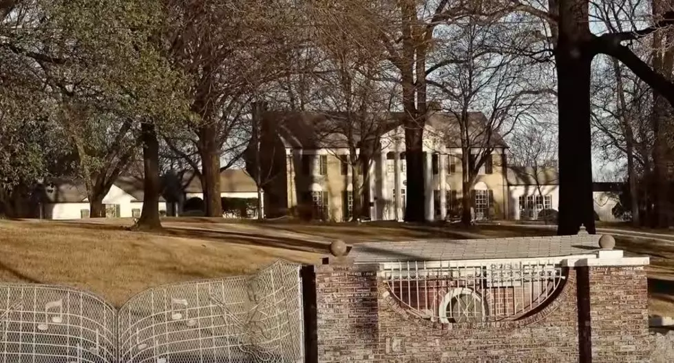 Elvis Presley's Graceland Up for Foreclosure Auction