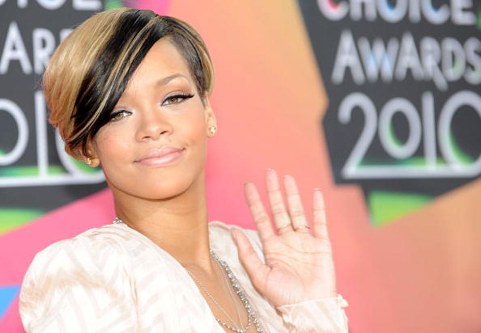 Rihanna Addresses Accuastions On Twitter