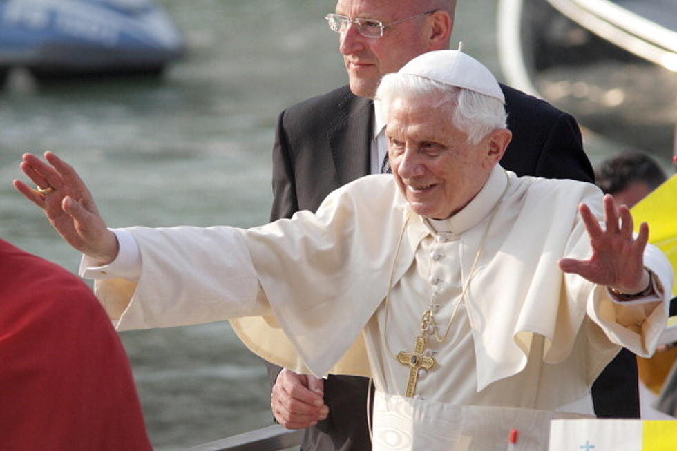 Pope Benedict XVI Tweets For The Very First Time