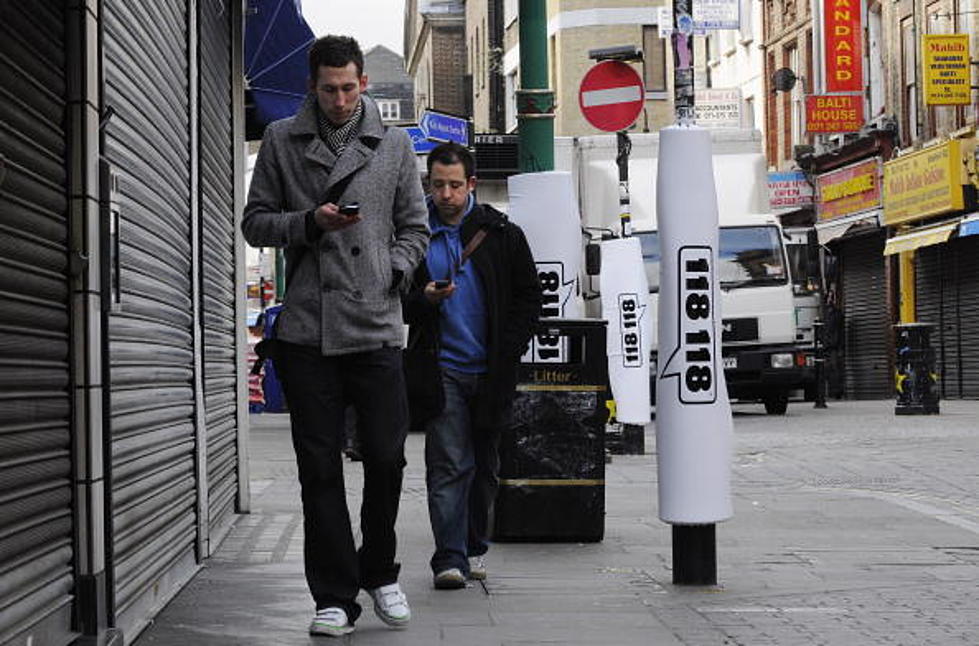 Rules For Texting While Walking [VIDEO]