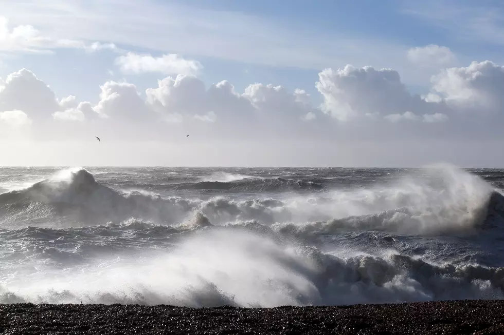 Huge Wave Crashes Through Restaurant In California [VIDEO]