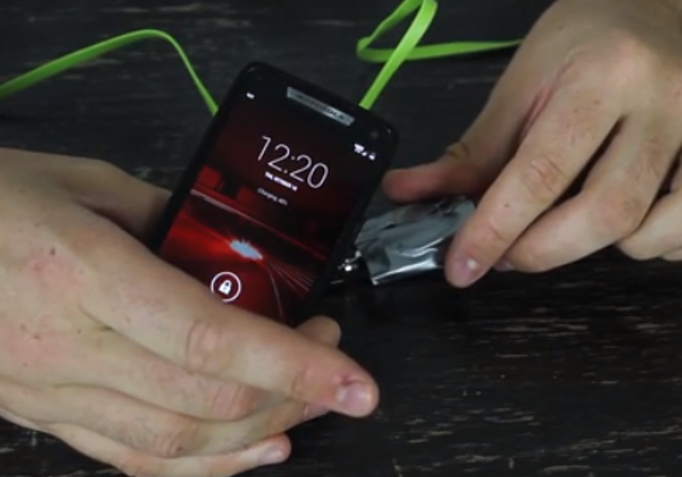 How To Charge Your Cell Phone With A 9v Battery [VIDEO]