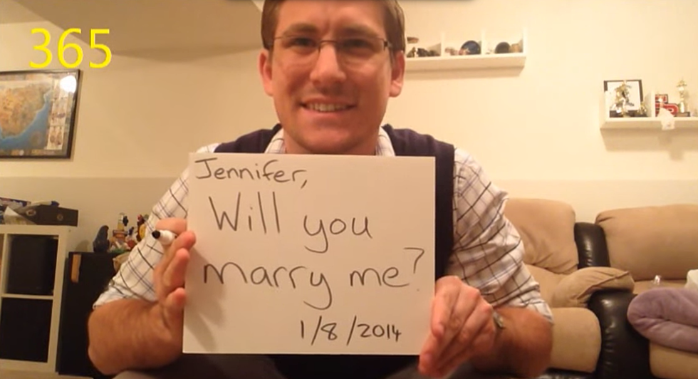 Guy Proposed To His Girlfriend Everyday Of The Year And She Didn’t Have A Clue [VIDEO]