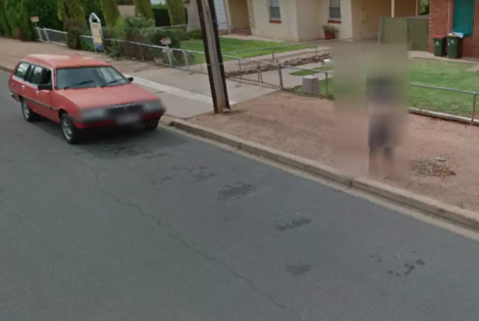 Woman Flashes The Google Maps Car [PICTURE]