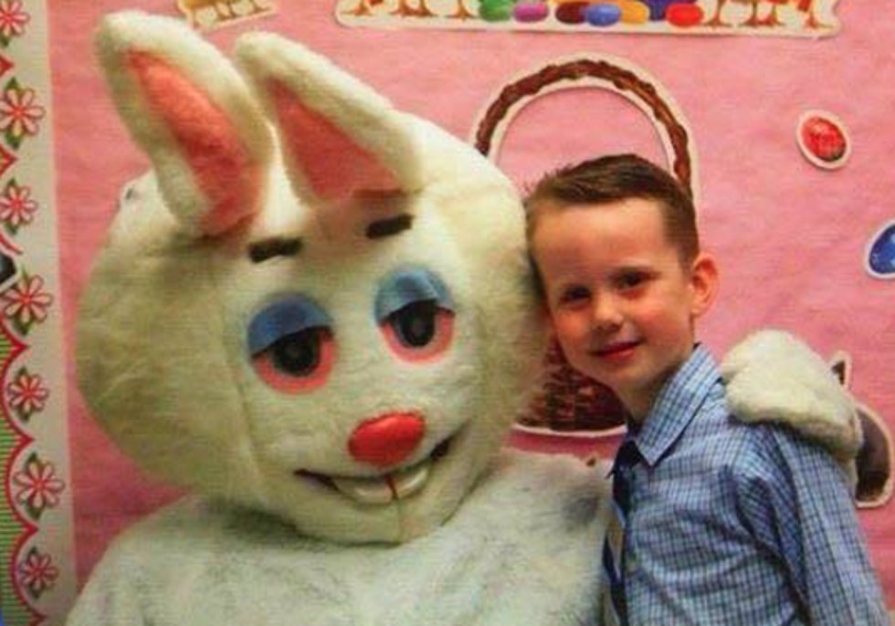 Why Does The Easter Bunny Always Look So Sketchy??? [PICS]