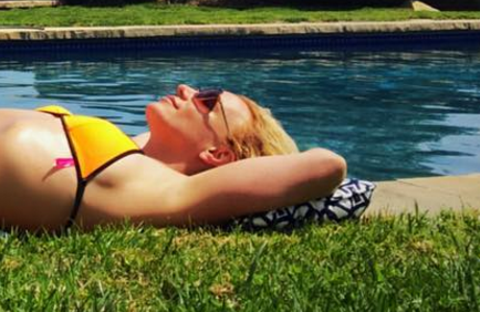 Fans Suspect That This Britney Spears Bikini Pic Is Photoshopped [PHOTO]