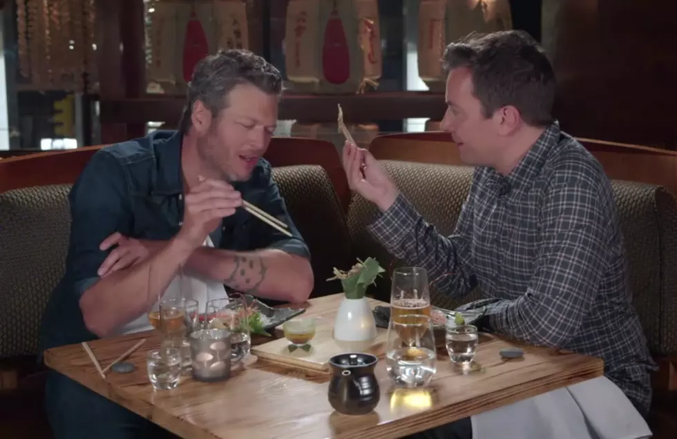 Jimmy Fallon Makes Blake Shelton Try Sushi For The First Time [VIDEO]