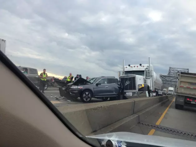 Accident On Bridge In Baton Rouge Shuts Down West-Bound Traffic