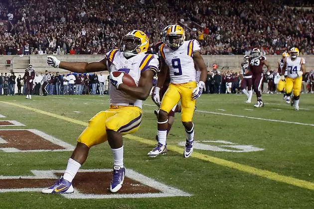 Spanish Announcer Calling LSU Game Owns It [VIDEO]