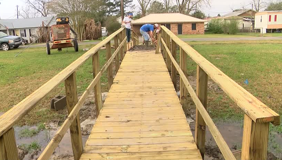 Town Of Loreauville Comes Together To ‘Bridge The Gap’ For Family In Need [VIDEO]