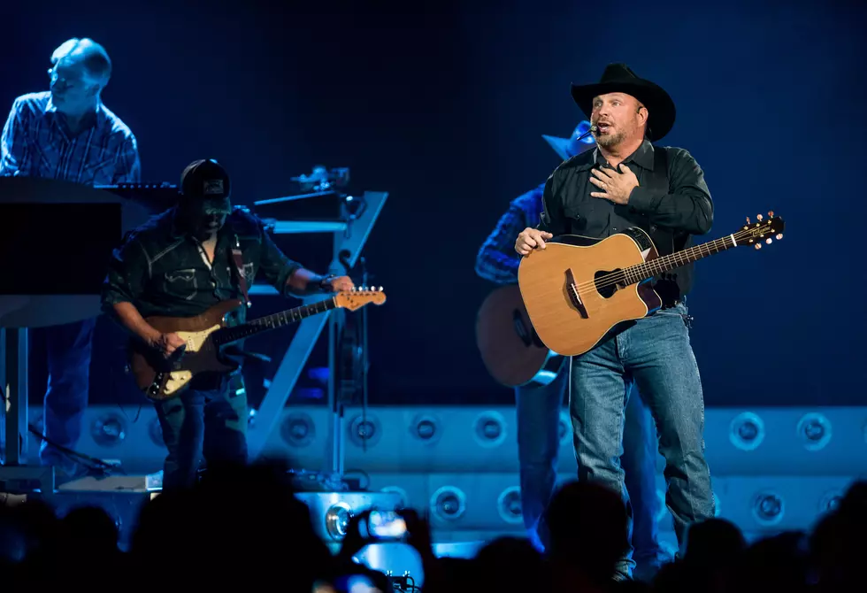 Check Out The Moment That Left Garth Brooks Speechless In The Lafayette CAJUNDOME [VIDEO]