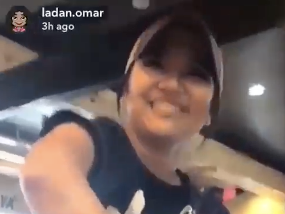 Raising Cane’s Employee Stirs Tea With Arm [VIDEO]