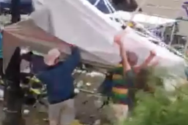 Gust Of Wind Causes Havoc At New Orleans Mardi Gras Parade [VIDEO]