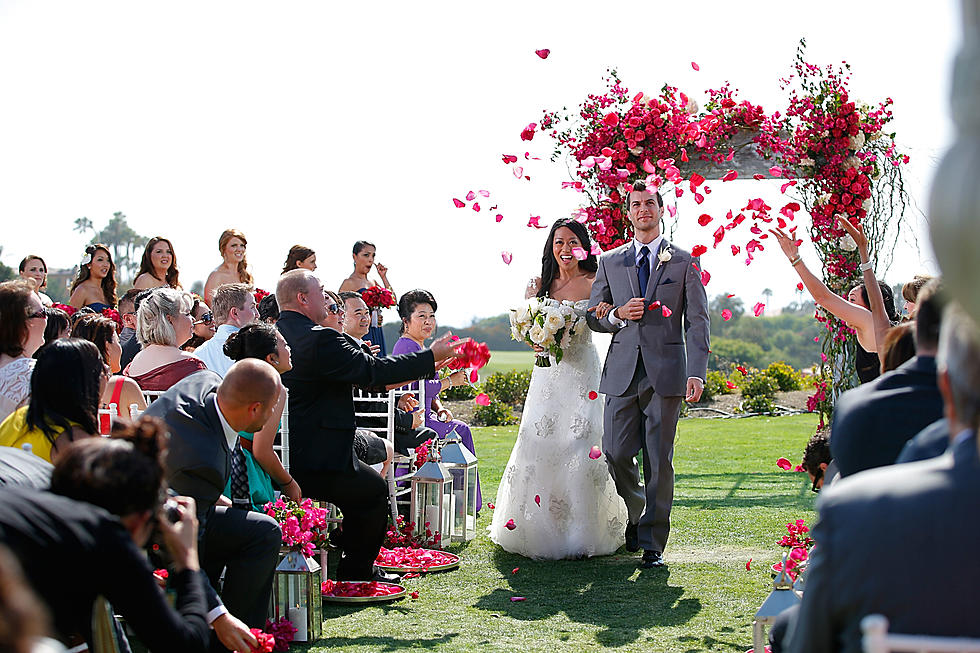 Bride Angry That Guests Brought Tupperware To Wedding Reception [VIDEO]