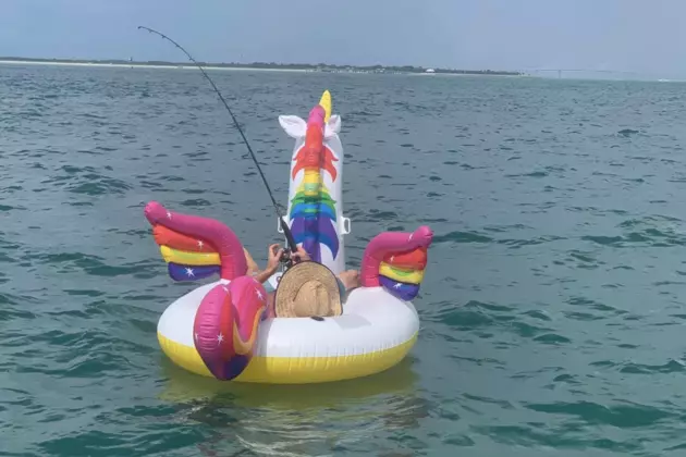 Man Catches Huge Fish From Unicorn Inflatable [VIDEO]