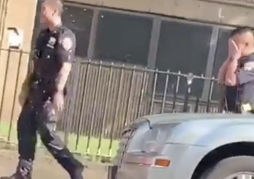 New York Police Officers Drenched With Water [VIDEO]