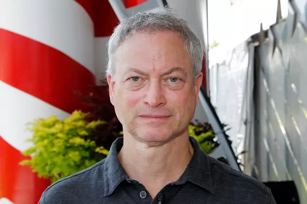 Actor Gary Sinise Surprised With Emotional &#8216;Thank You&#8217; Video From Celebrities + People He&#8217;s Helped