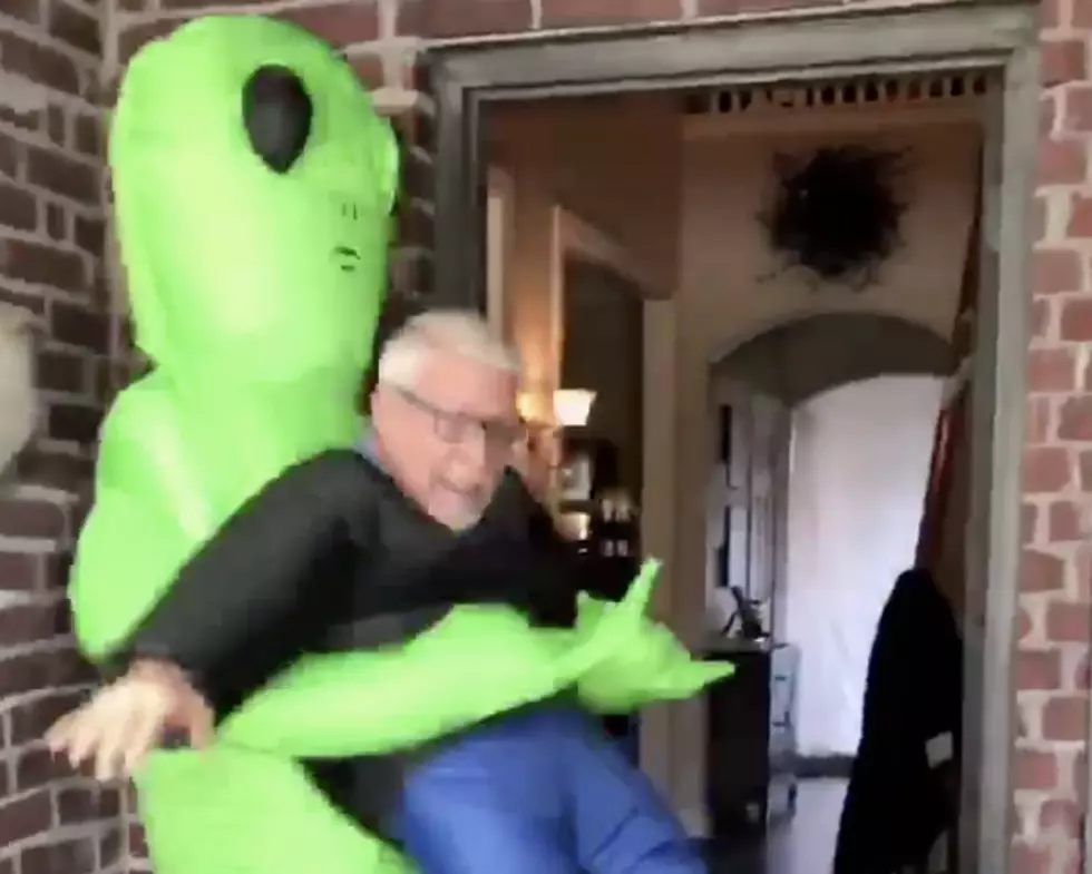Alien Abduction Costume Has Already Won Halloween 2019 [VIDEO]