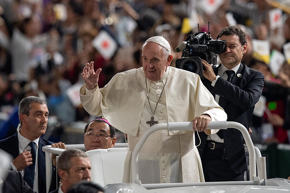 Pope Francis Slaps Woman’s Hand After She Grabs Him [VIDEO]