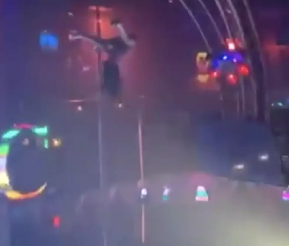 Stripper Falls Off Pole, Proceeds To Twerk On Stage [NSFW-VIDEO]