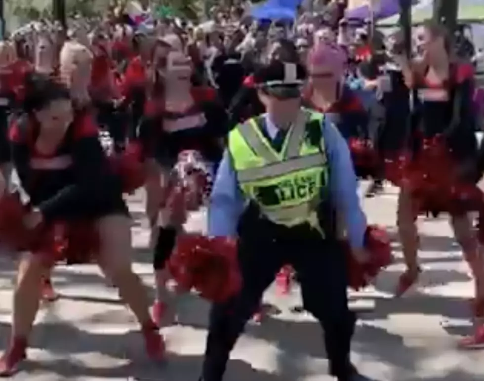 New Orleans Police Officer Dances in Mardi Gras Parade [VIDEO]