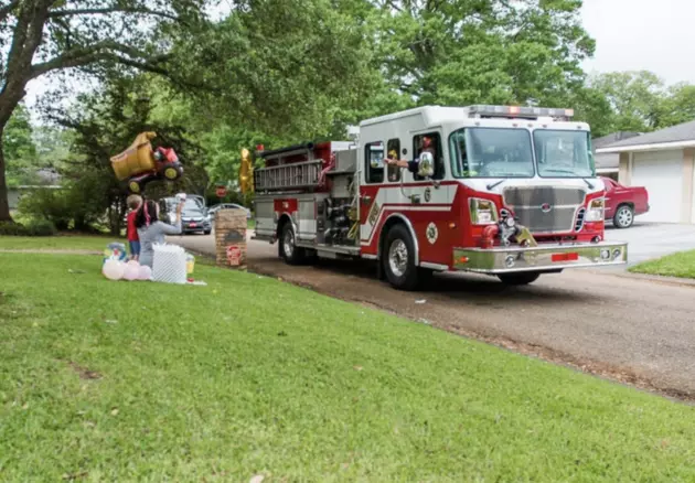 Lafayette Fire Department Participates in 4-Year-Old&#8217;s Birthday Parade [PHOTOS]