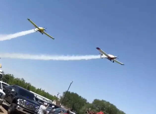 Crop Duster Planes Fly Over Hospital in Mamou to Salute Medical Staff [VIDEO]