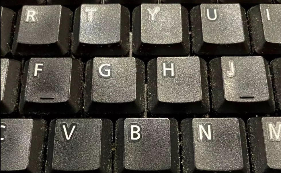 Do You Know Why There Are Bumps on the ‘F’ and ‘J’ Keys on A Keyboard?