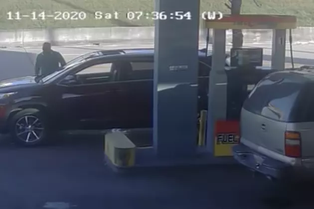 Man Fights Off Robbery Suspect at New Orleans Gas Station [VIDEO]