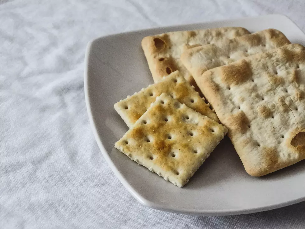 People Are Definitely Feeling Some Type Of Way About Buttered Saltine Crackers As The “Hot New Snack Trend”