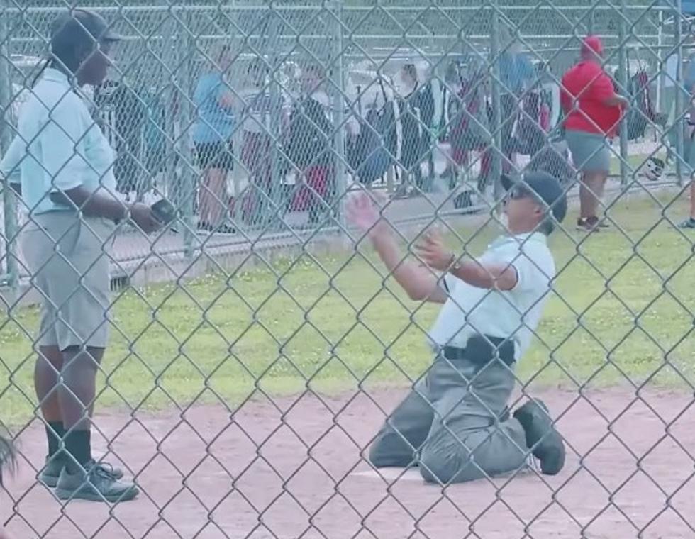 Umpires Put on Show Between Innings at Softball Game in Eunice [VIDEO]
