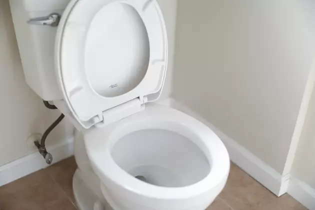 Man Finds Notes Under Toilet Seat, Finds Out Girlfriend Cheated On Him [PHOTO]