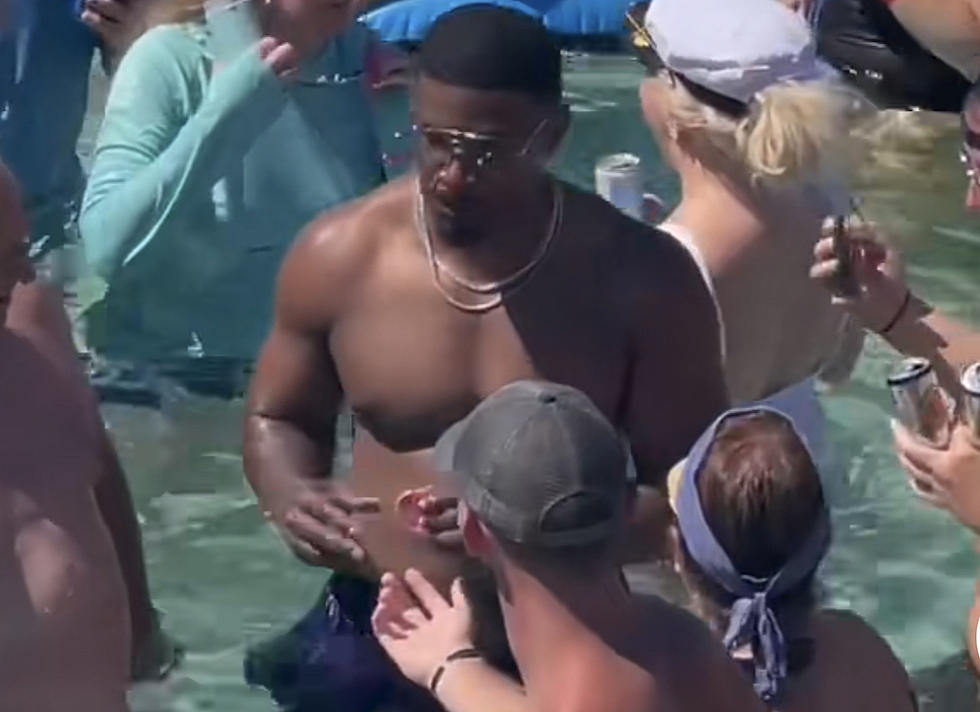 Jamie Foxx Parties With Fans During Memorial Day Weekend at Crab Island in Destin