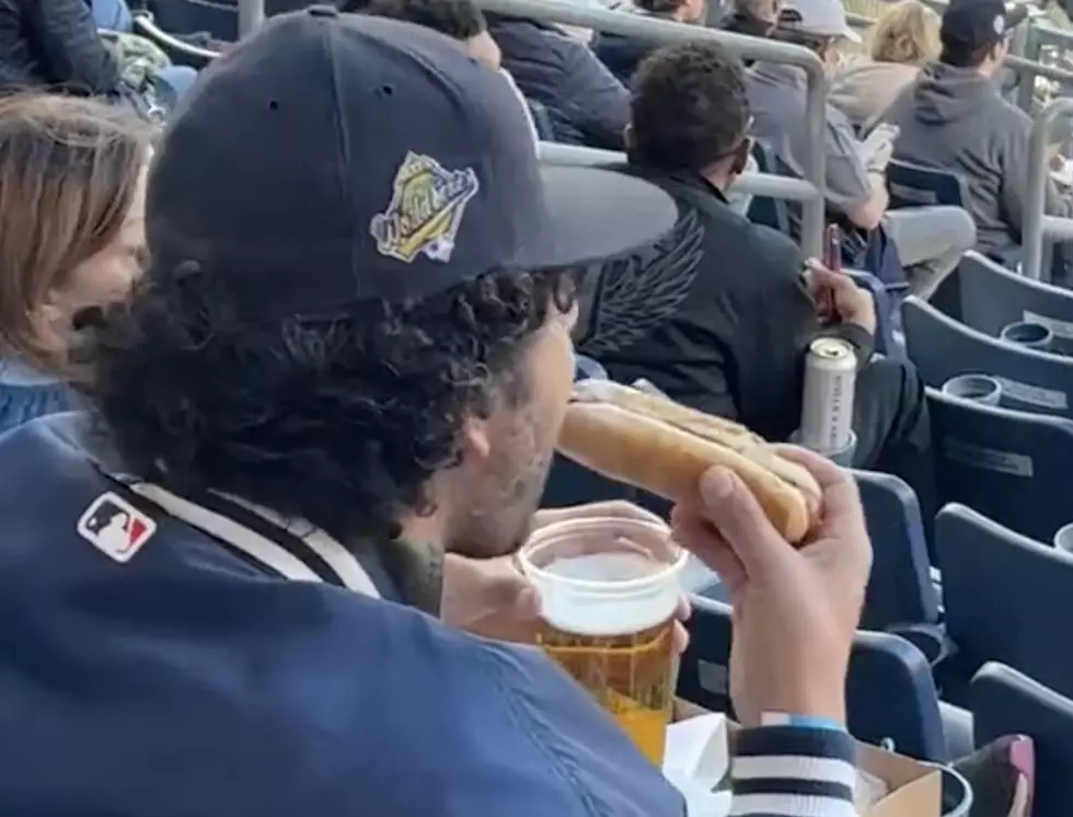 Internet Reacts to What Man Does to Hotdog Prior to Eating It 