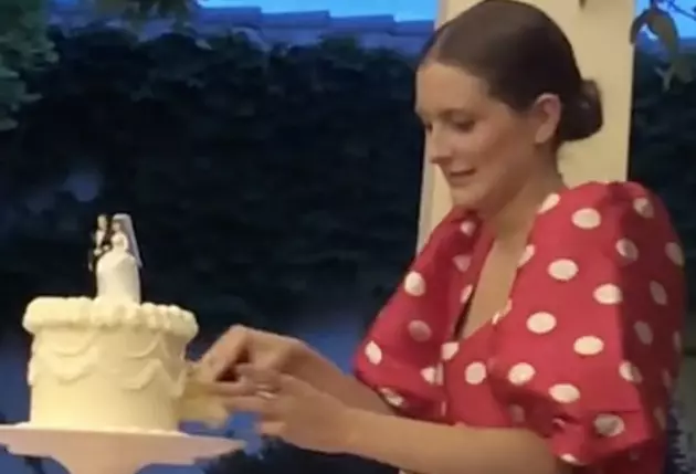Guest at Wedding Makes Huge Mistake, Says She &#8216;Hates Herself&#8217; Afterwards [VIDEO]