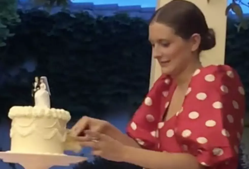 Guest at Wedding Makes Huge Mistake, 'Hates Herself' After Mishap