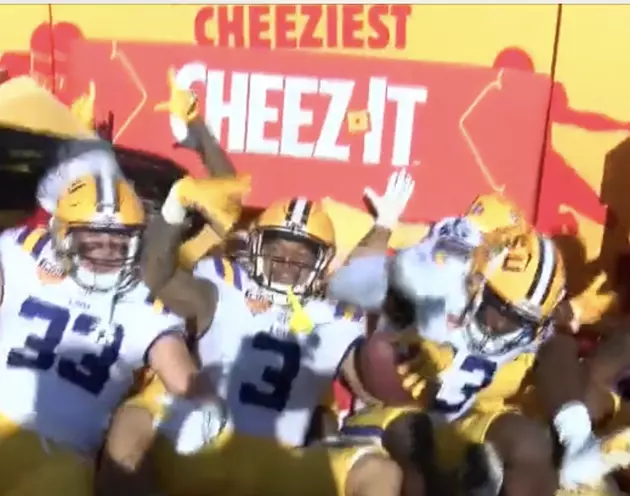 LSU Fans May Have Missed This Hilarious Moment at The Citrus Bowl [VIDEO]