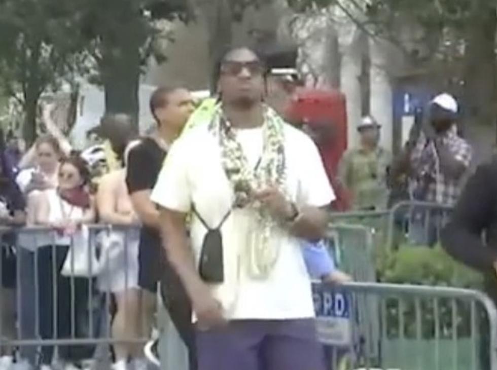 Jameis Winston Seemed to Really Enjoy Mardi Gras in New Orleans [VIDEO]