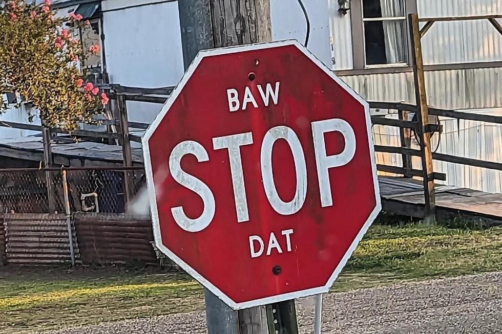 'Baw Stop Dat' Sign Delights Locals, Visitors in Louisiana Town