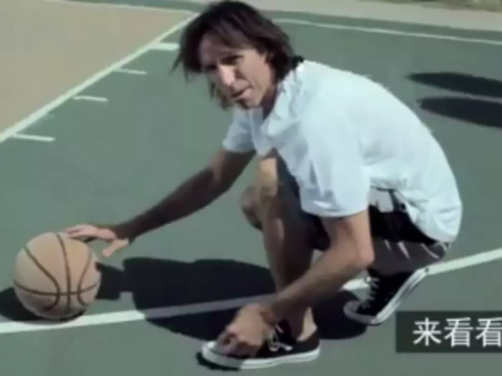Steve Nash Makes Amazing Trick Shot for Chinese Commercial [VIDEO]