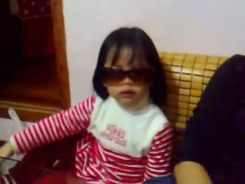 Sunglasses Possess Amazing Ability to Silence Toddler’s Crying [VIDEO]