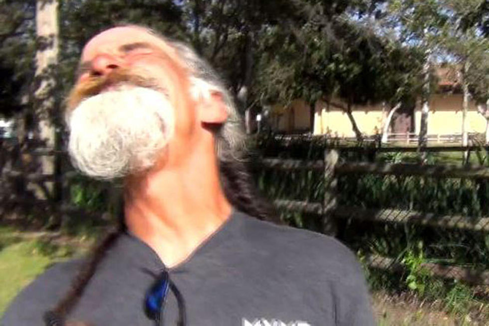 See a Homeless Man’s Reaction to Receiving $3,000