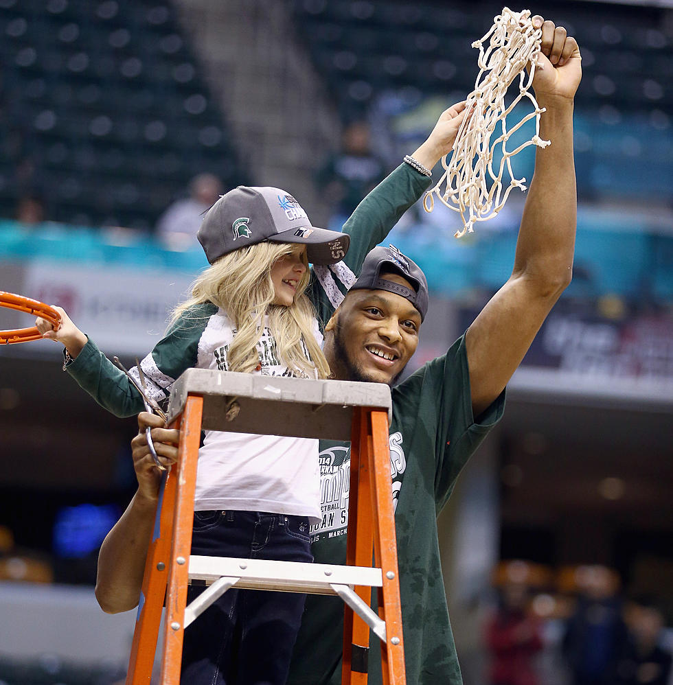 Michigan State Star’s Friendship With Little Girl — Best Story of NCAA Tourney?