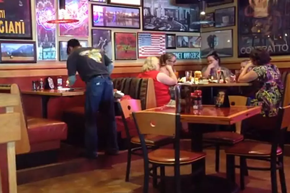 Lightning Quick Busboy Looks Like He’s Moving on Fast-Forward [VIDEO]