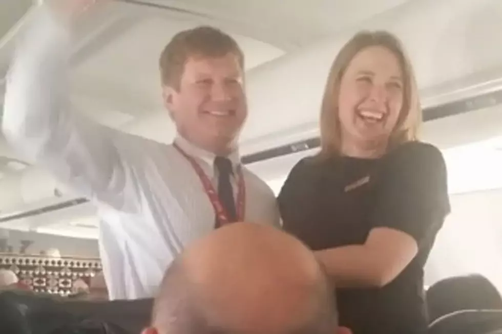 Pilot Proposes to Flight Attendant During Most Romantic Flight Ever