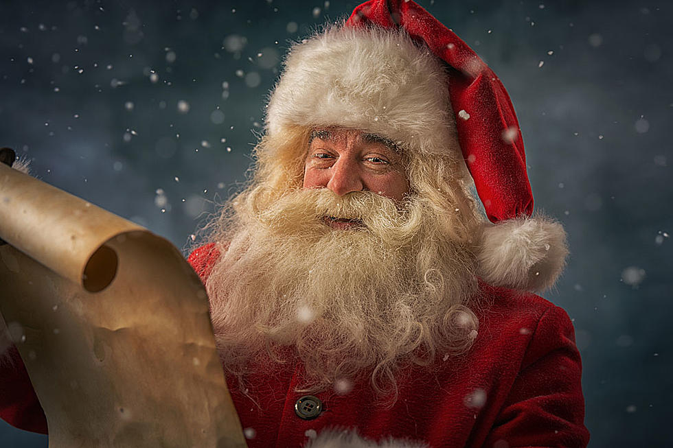 Sweet Little Girl Is Convinced Walmart Shopper Is Santa Claus