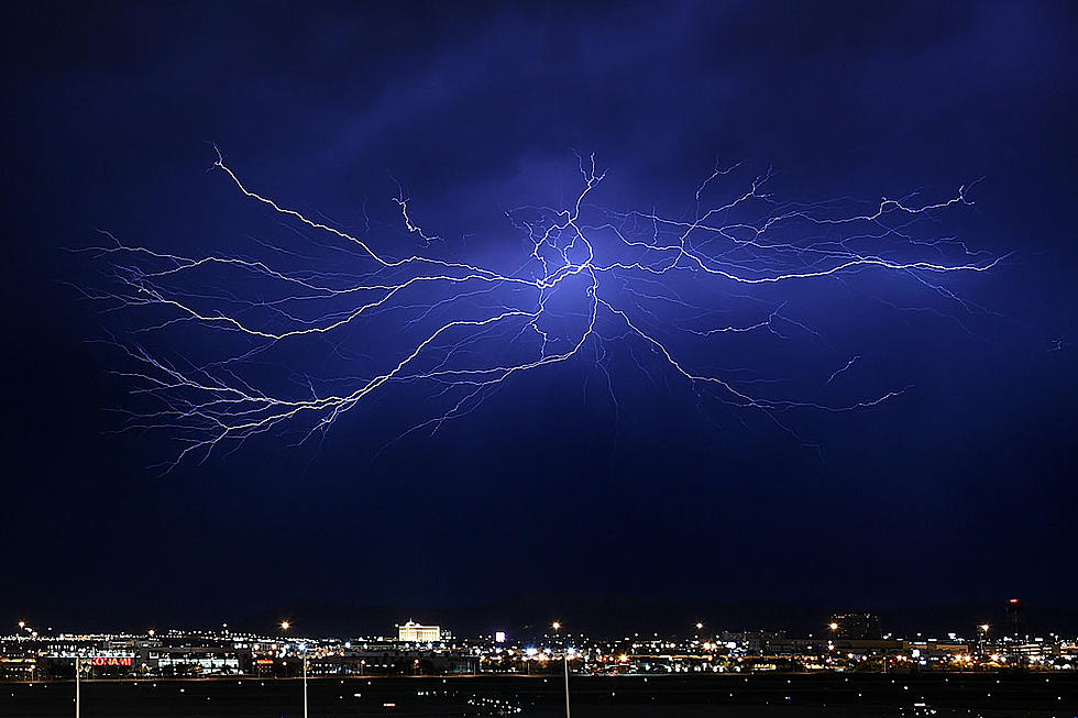 Plane Lands In Buffalo After Getting Struck By Lightning&#8211;Listen To The Pilot As It Happens