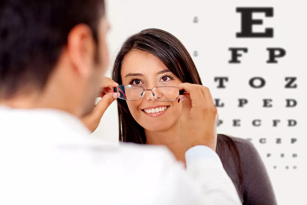 Here’s Hilarious Proof You Should Never Go to the Eye Doctor Alone